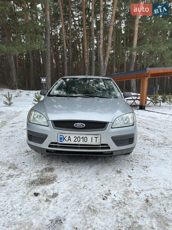 Хэтчбек Ford Focus 2005 в Киеве фото 5 Хэтчбек Ford Focus 2005 в Киеве