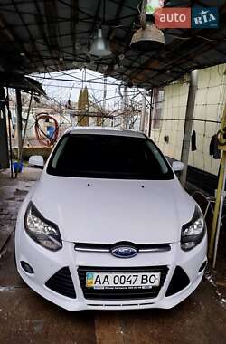 Хэтчбек Ford Focus 2014 в Киеве