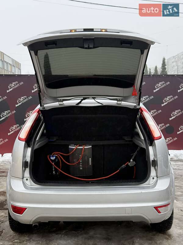 Хэтчбек Ford Focus 2009 в Сумах