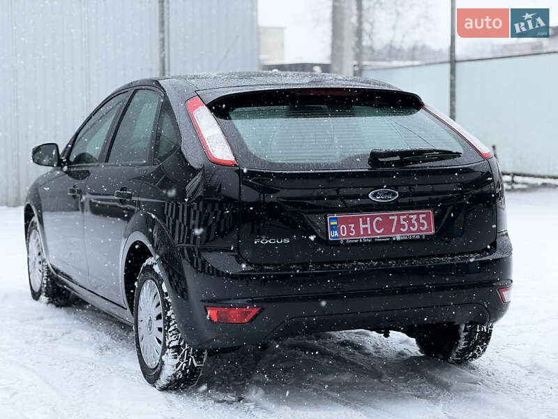 Хэтчбек Ford Focus 2008 в Староконстантинове