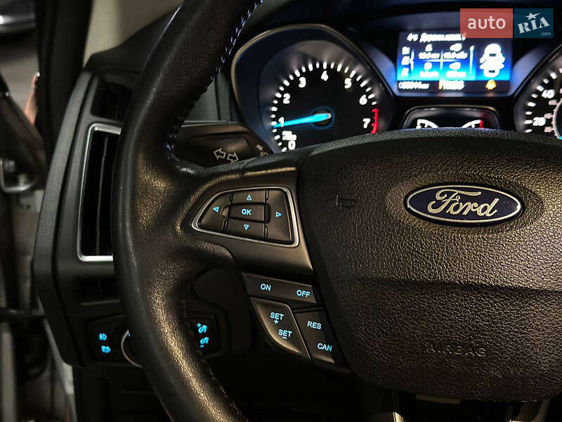 Хэтчбек Ford Focus 2016 в Днепре