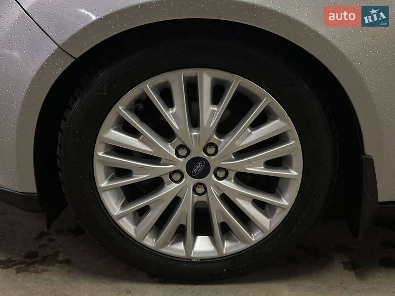 Хэтчбек Ford Focus 2016 в Днепре