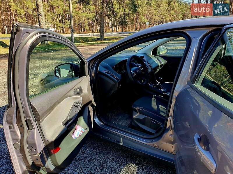 Хэтчбек Ford Focus 2013 в Луцке фото 5 Хэтчбек Ford Focus 2013 в Луцке