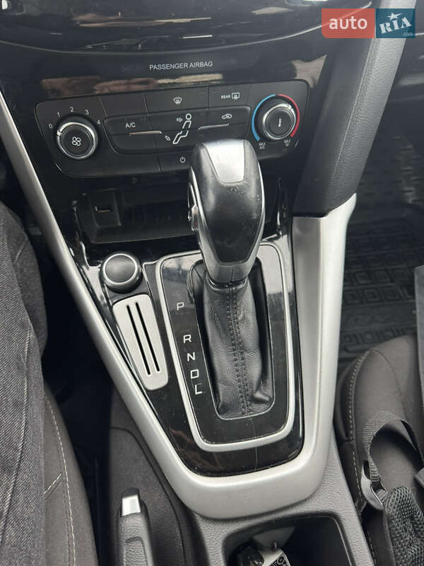 Седан Ford Focus 2016 в Киеве
