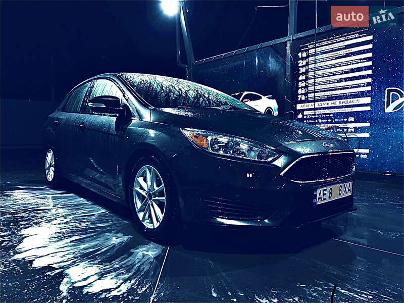 Седан Ford Focus 2015 в Першотравенске