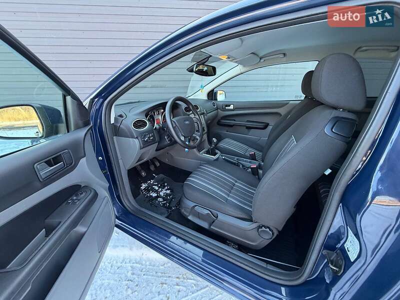 Хэтчбек Ford Focus 2008 в Каменском