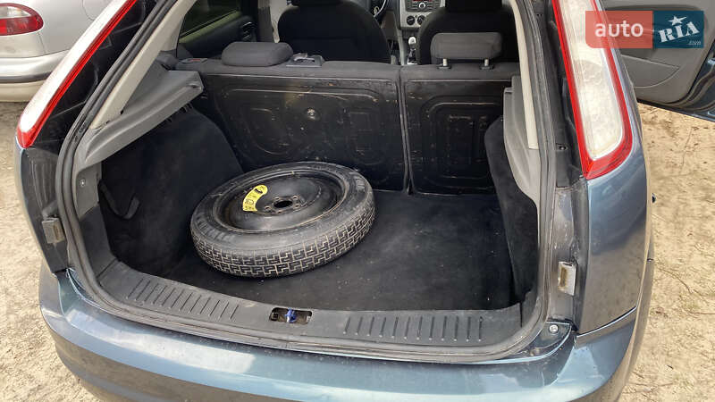 Хэтчбек Ford Focus 2011 в Днепре фото 24 Хэтчбек Ford Focus 2011 в Днепре