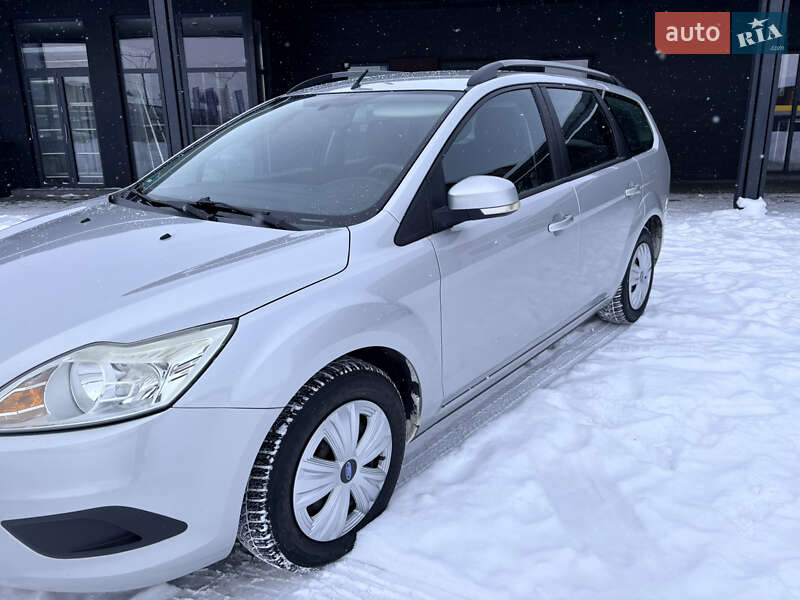 Универсал Ford Focus 2008 в Нововолынске