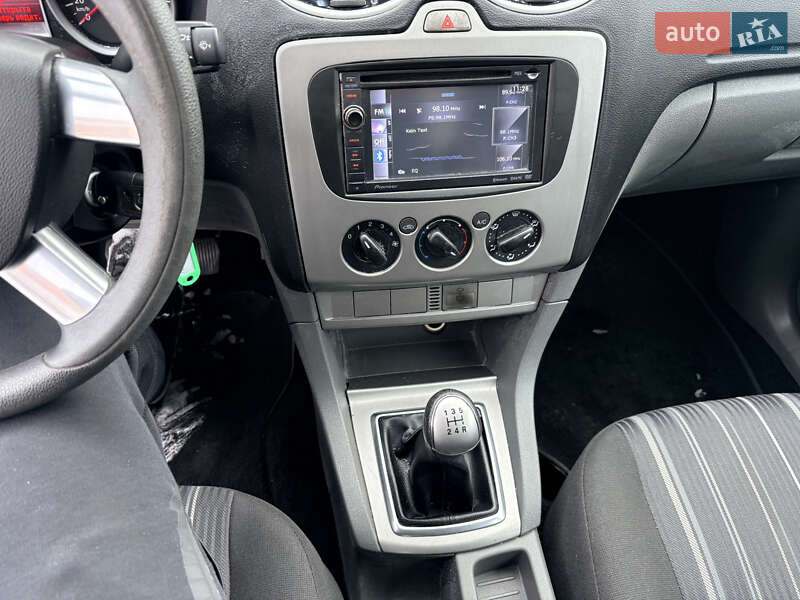 Универсал Ford Focus 2008 в Нововолынске