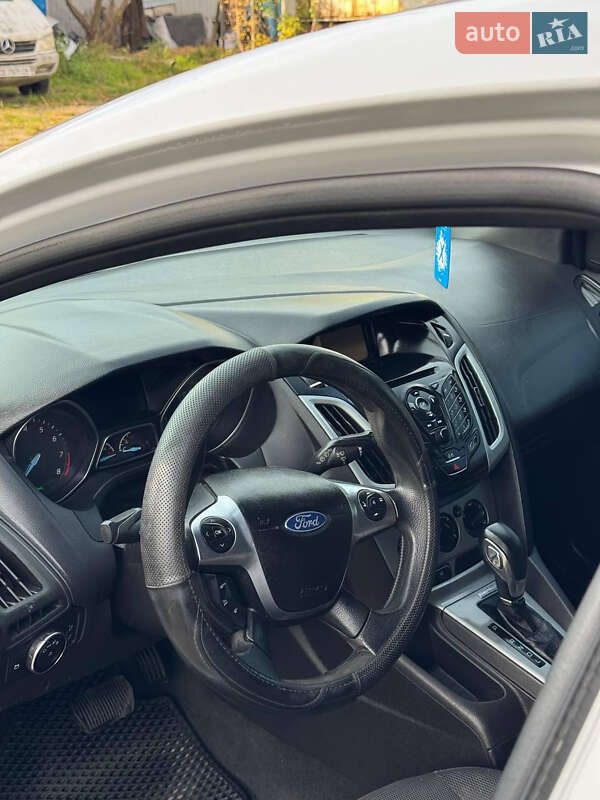 Хэтчбек Ford Focus 2014 в Черновцах