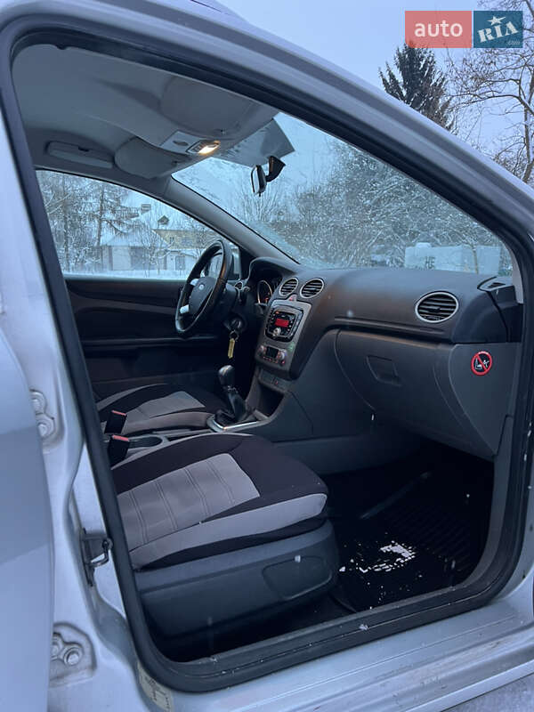 Універсал Ford Focus 2010 в Звягелі