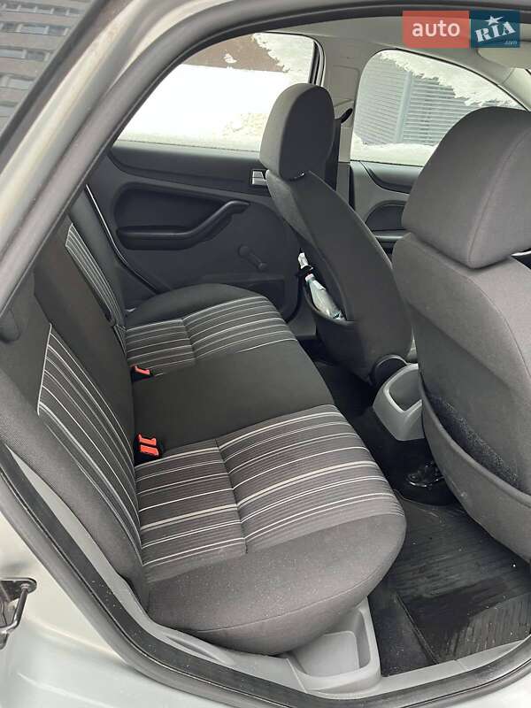 Хетчбек Ford Focus 2008 в Дніпрі