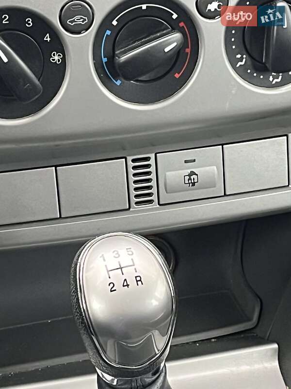 Хетчбек Ford Focus 2008 в Дніпрі