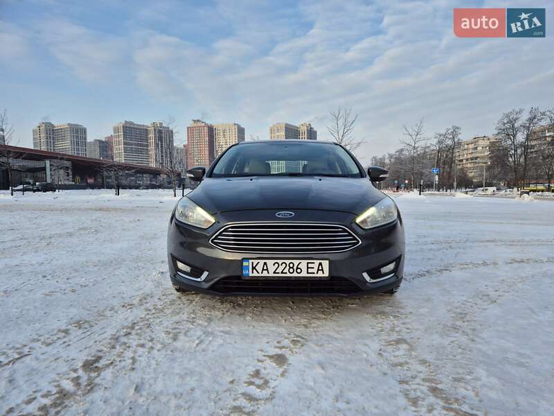 Хэтчбек Ford Focus 2015 в Киеве