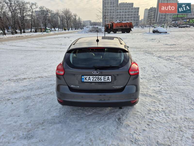Хэтчбек Ford Focus 2015 в Киеве