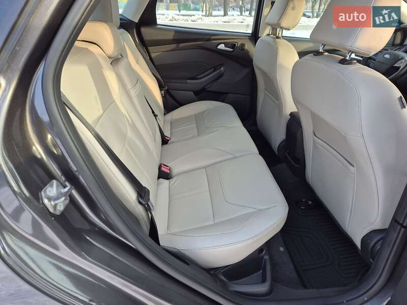 Хэтчбек Ford Focus 2015 в Киеве