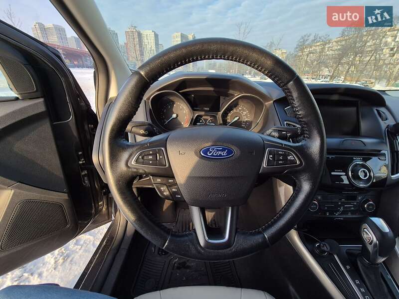 Хэтчбек Ford Focus 2015 в Киеве