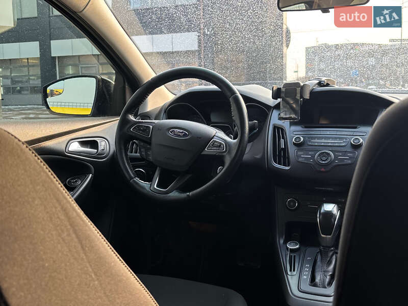 Седан Ford Focus 2015 в Киеве
