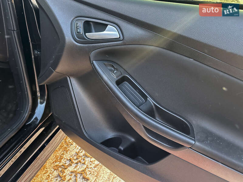 Седан Ford Focus 2015 в Киеве