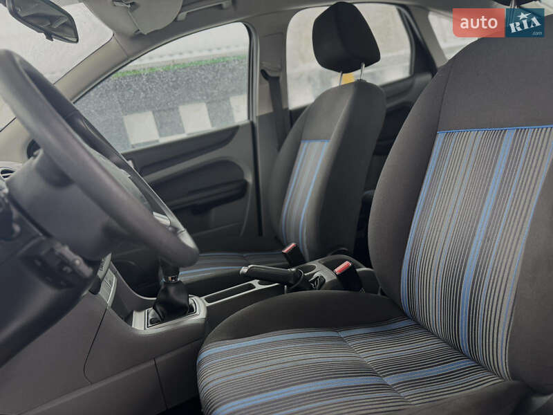 Хэтчбек Ford Focus 2008 в Вознесенске