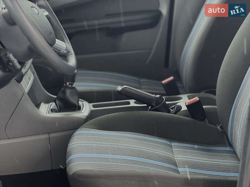 Хэтчбек Ford Focus 2008 в Вознесенске