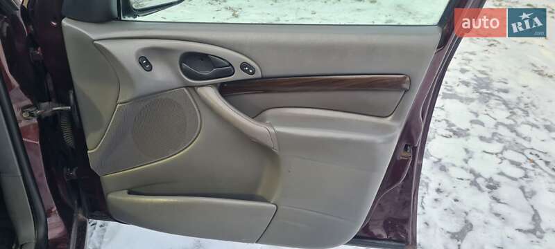 Седан Ford Focus 2001 в Черкасах