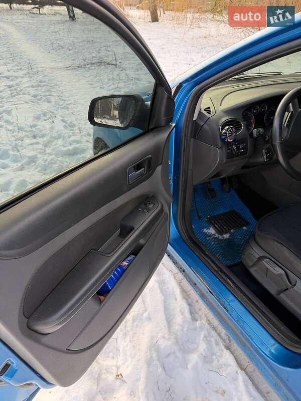 Хетчбек Ford Focus 2004 в Києві