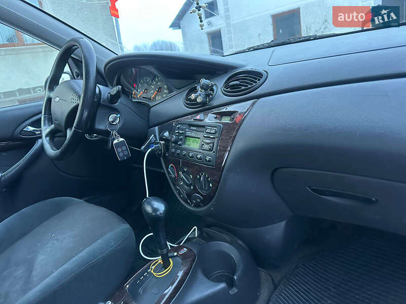 Седан Ford Focus 2000 в Черновцах