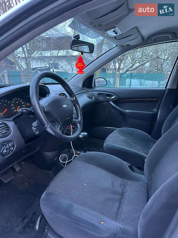 Седан Ford Focus 2000 в Черновцах