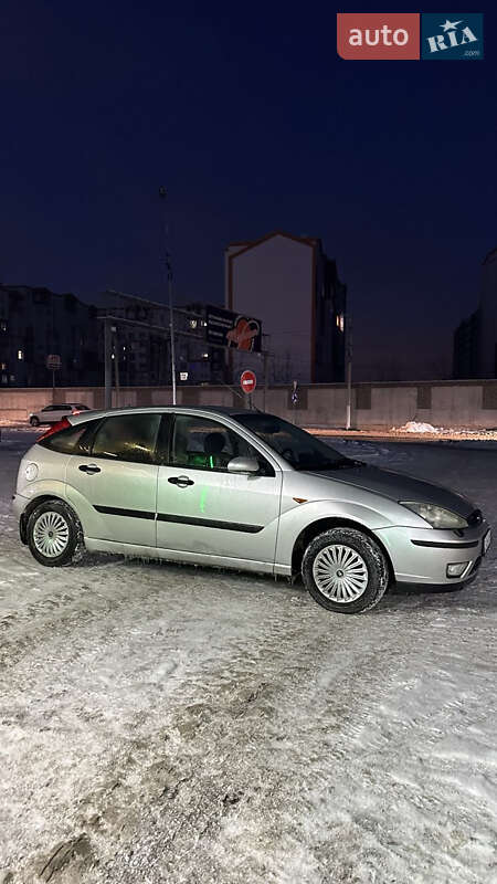 Хэтчбек Ford Focus 2004 в Киеве