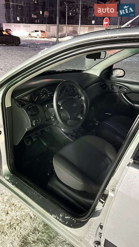 Хэтчбек Ford Focus 2004 в Киеве