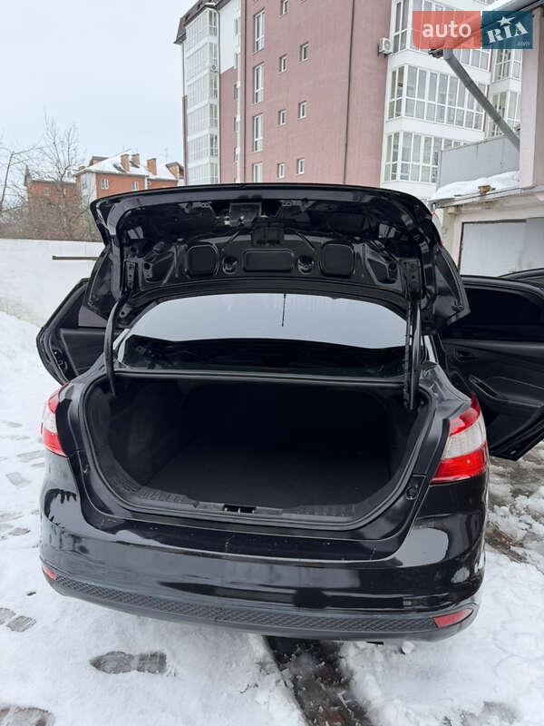 Седан Ford Focus 2013 в Стрые