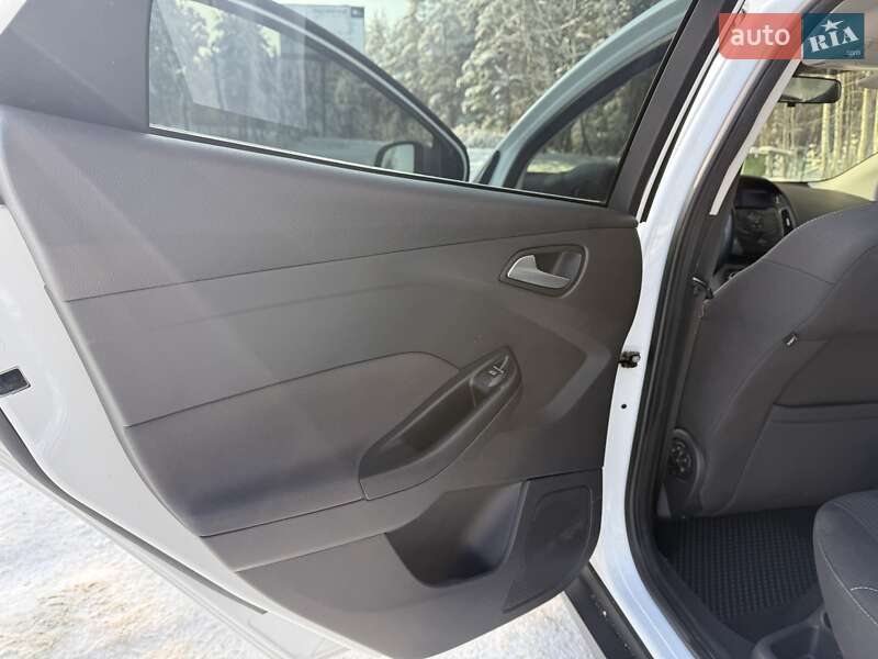 Хэтчбек Ford Focus 2013 в Киеве