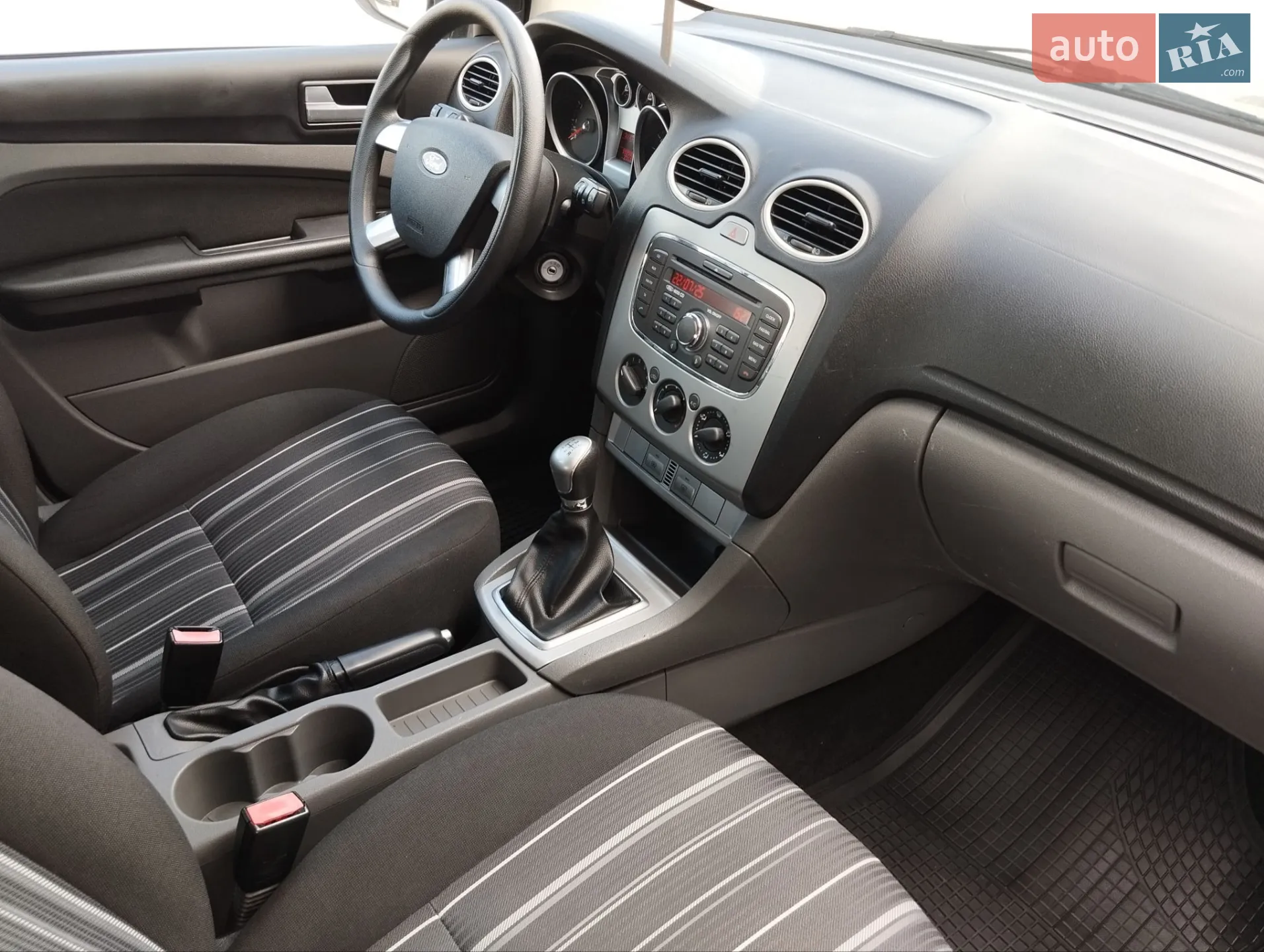 2010 Ford Focus - мініатюра 12