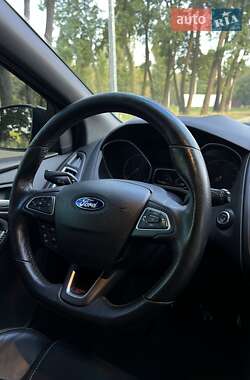 Хетчбек Ford Focus 2015 в Чернігові