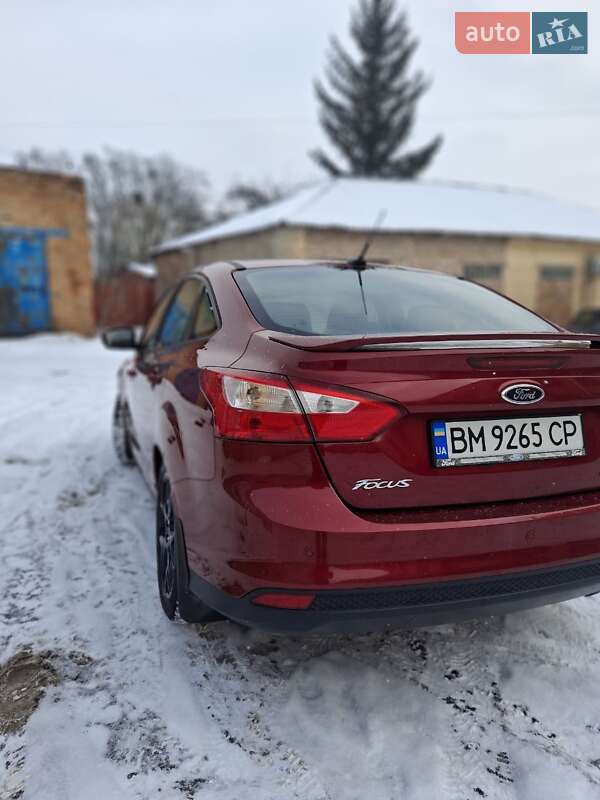 Седан Ford Focus 2013 в Ромнах