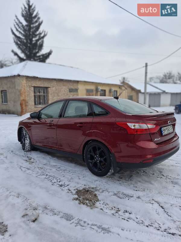 Седан Ford Focus 2013 в Ромнах