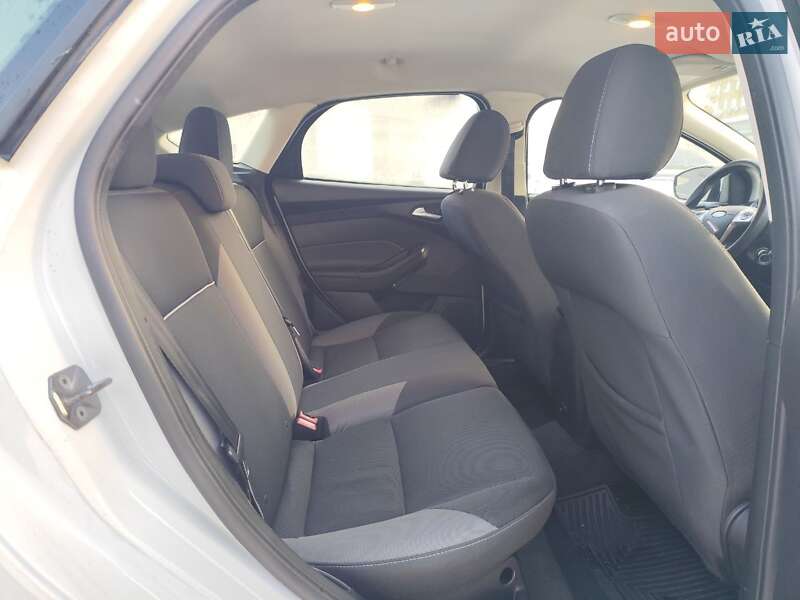 Хэтчбек Ford Focus 2014 в Киеве фото 18 Хэтчбек Ford Focus 2014 в Киеве