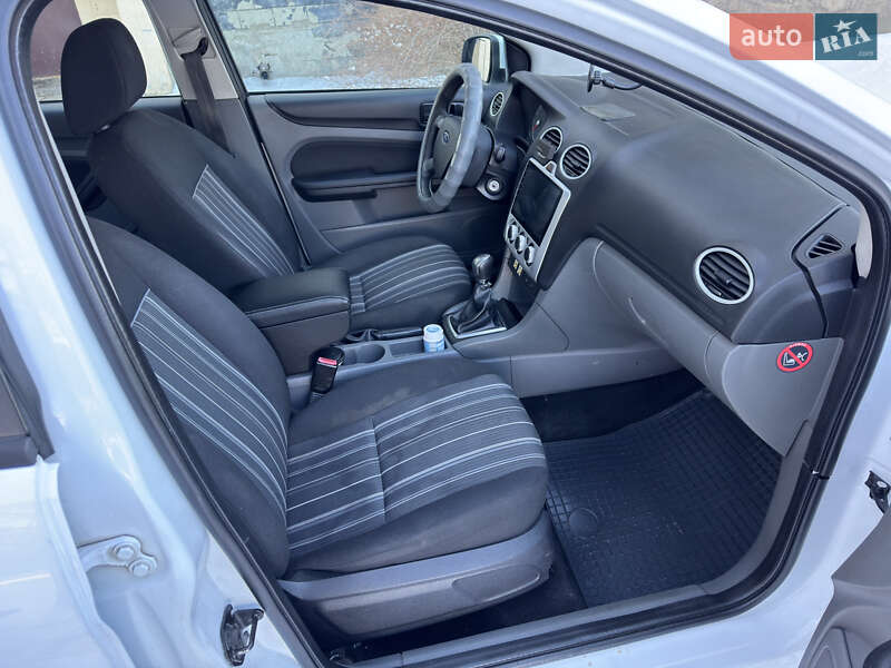 Хэтчбек Ford Focus 2011 в Балаклее