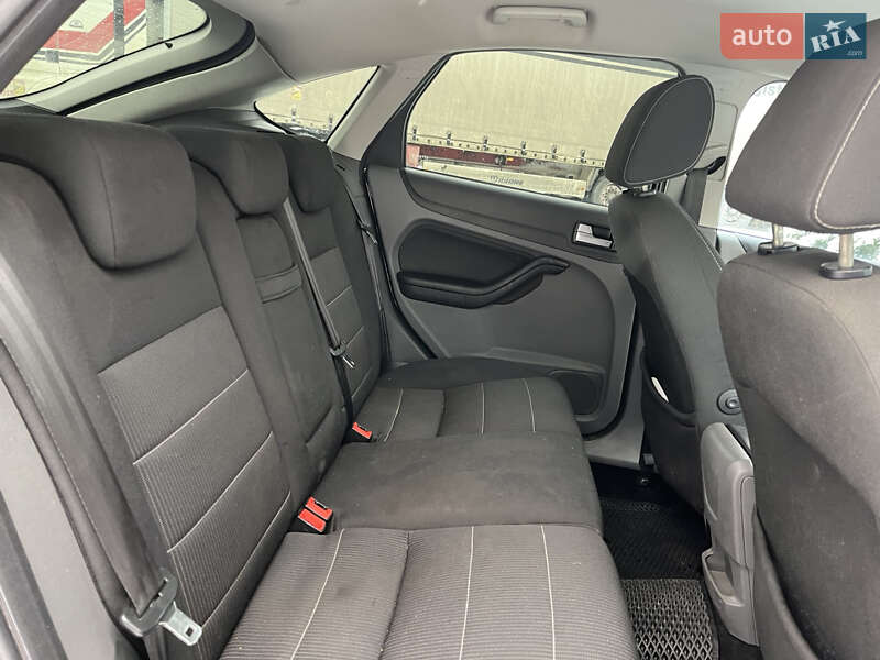 Хетчбек Ford Focus 2010 в Києві фото 9 Хетчбек Ford Focus 2010 в Києві