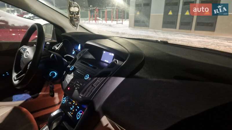 Седан Ford Focus 2016 в Киеве фото 9 Седан Ford Focus 2016 в Киеве