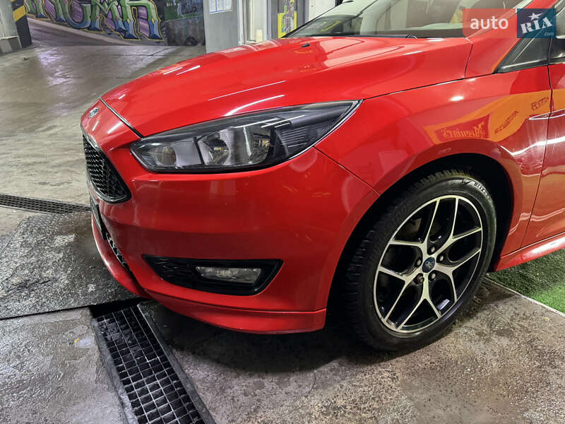 Хэтчбек Ford Focus 2016 в Киеве фото 4 Хэтчбек Ford Focus 2016 в Киеве