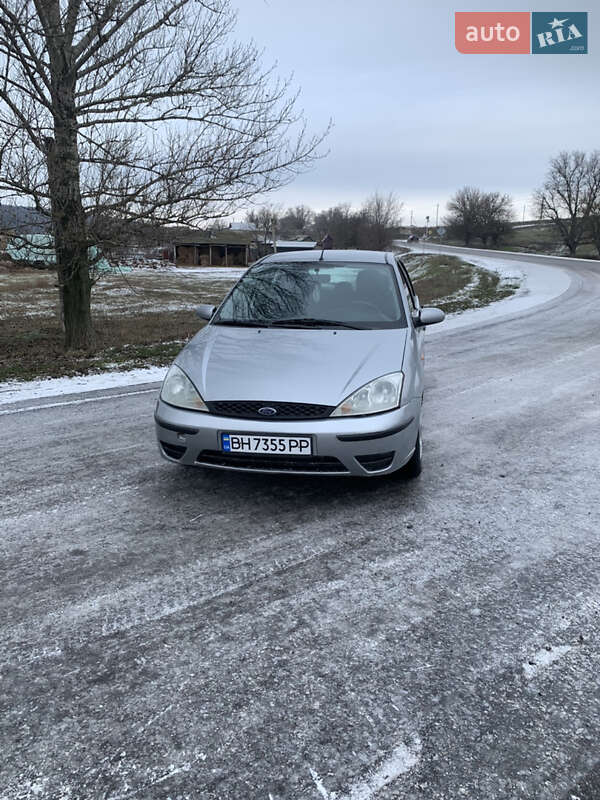 Хетчбек Ford Focus 2003 в Захарівці фото Хетчбек Ford Focus 2003 в Захарівці