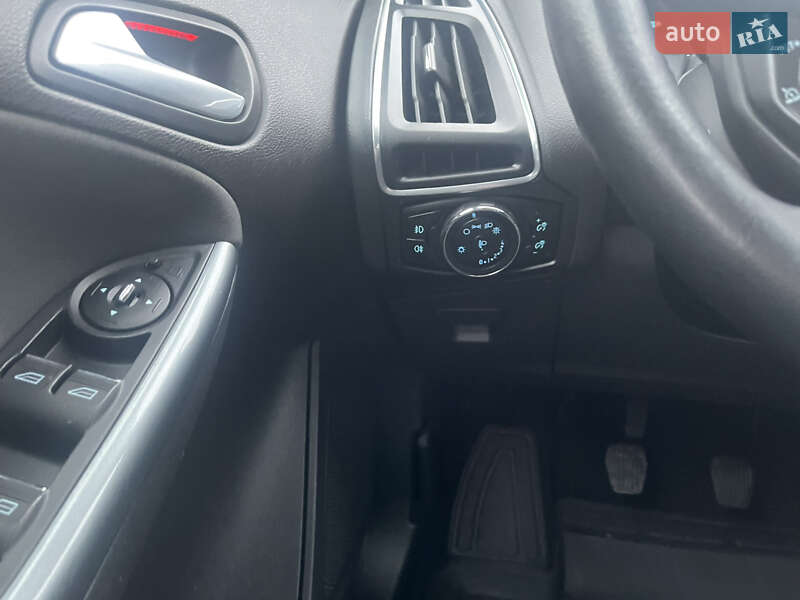 Хэтчбек Ford Focus 2012 в Стрые фото 27 Хэтчбек Ford Focus 2012 в Стрые
