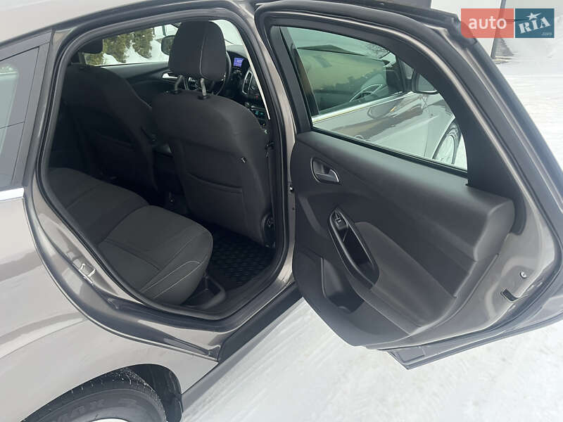 Хэтчбек Ford Focus 2012 в Стрые фото 35 Хэтчбек Ford Focus 2012 в Стрые