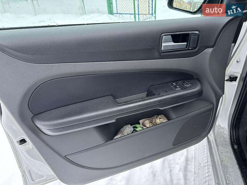 Універсал Ford Focus 2005 в Рівному