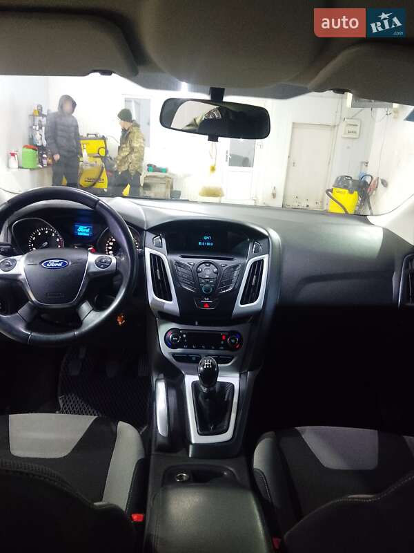 Хэтчбек Ford Focus 2013 в Одессе