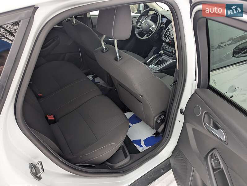 Хетчбек Ford Focus 2011 в Радивиліві фото 12 Хетчбек Ford Focus 2011 в Радивиліві
