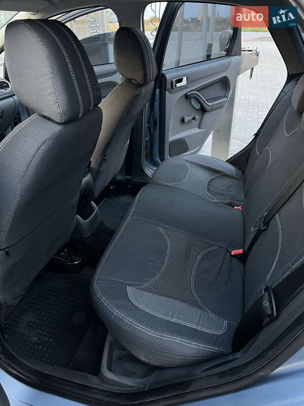 Хетчбек Ford Focus 2007 в Львові фото 8 Хетчбек Ford Focus 2007 в Львові