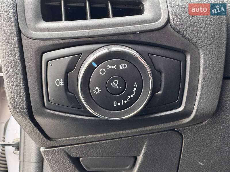 Хэтчбек Ford Focus 2013 в Киеве